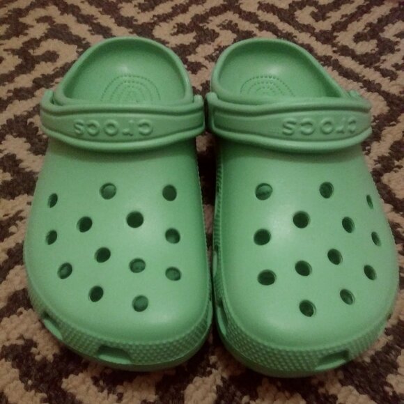 Crocs Classic - Picture 1 of 5